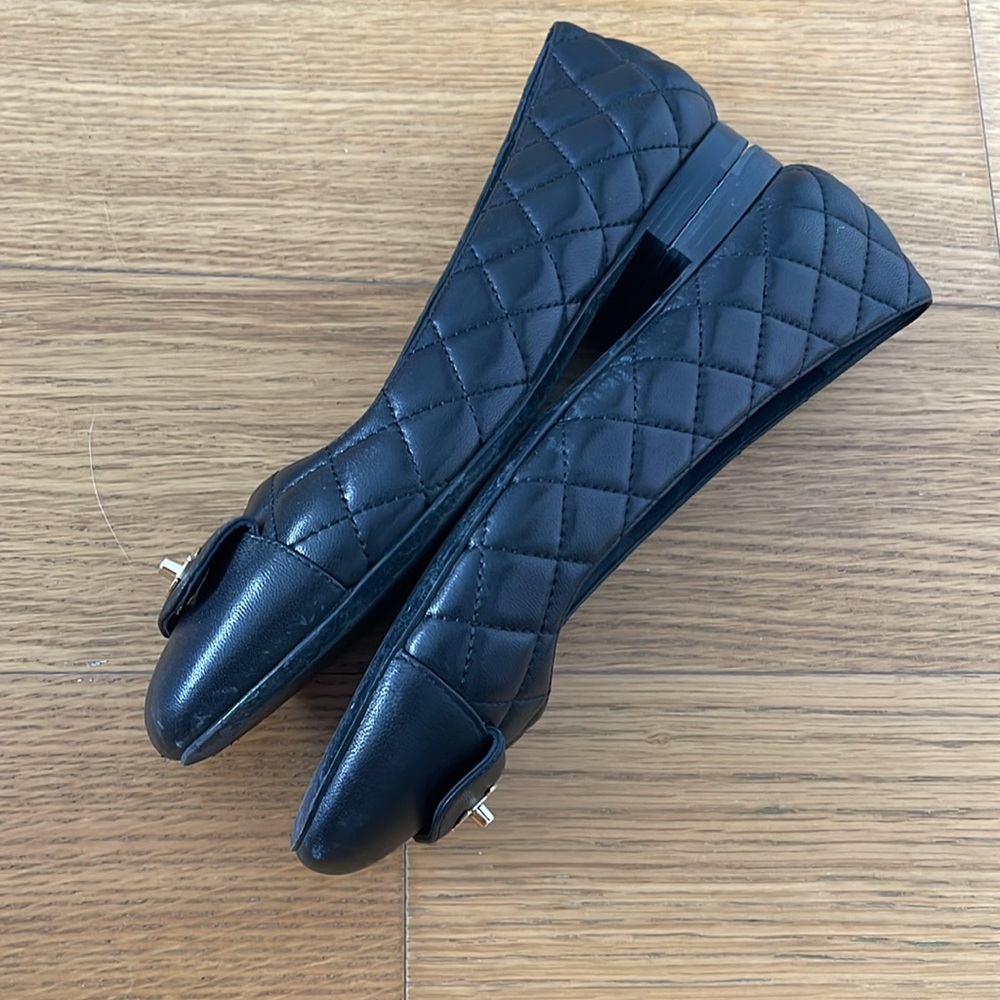 CHANEL Black Quilted Leather CC Logo Ballet Flats - Picture 8 of 9